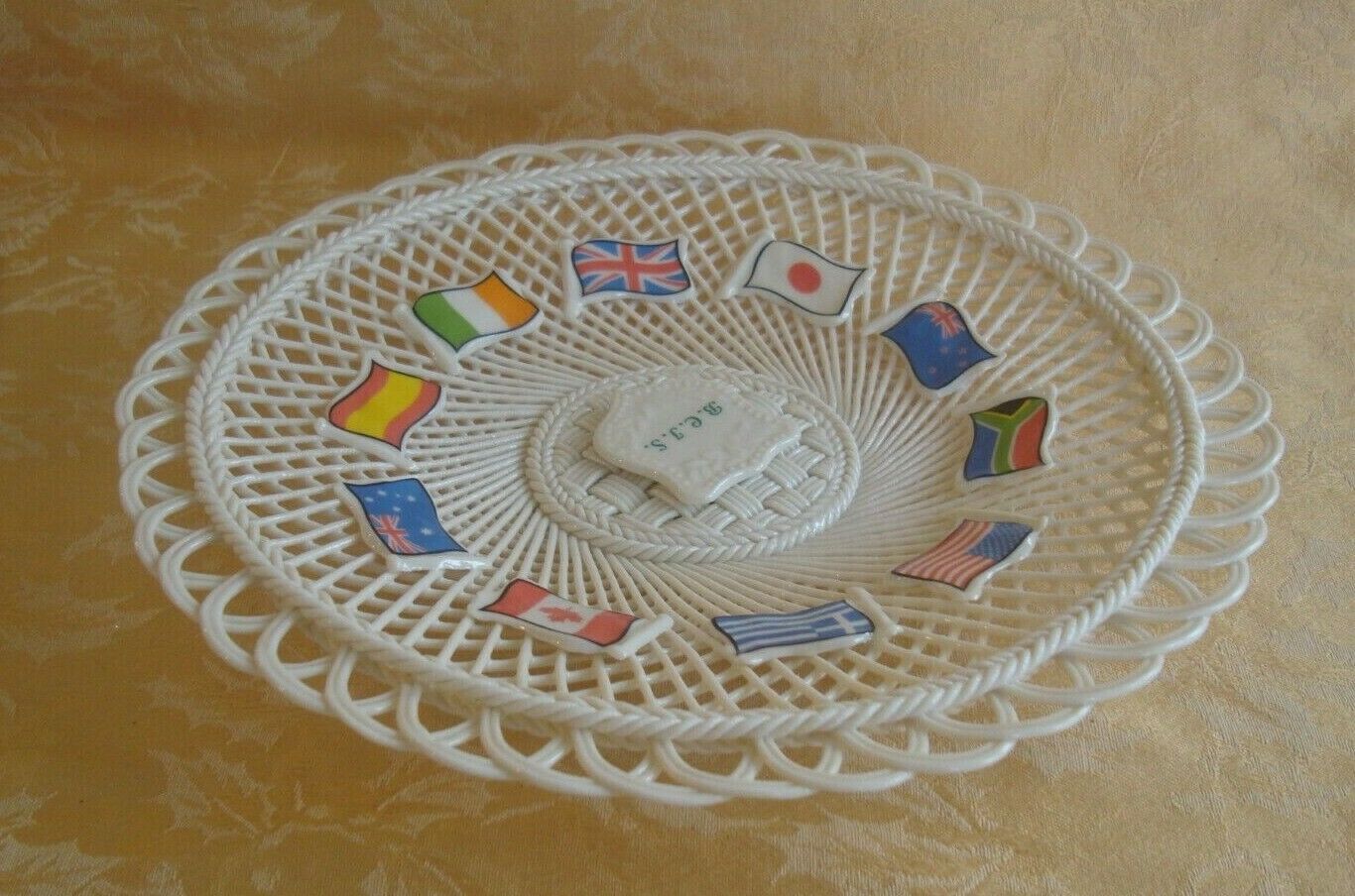 Belleek Collectors International Society Woven Flag Plate Basket Ireland Rare