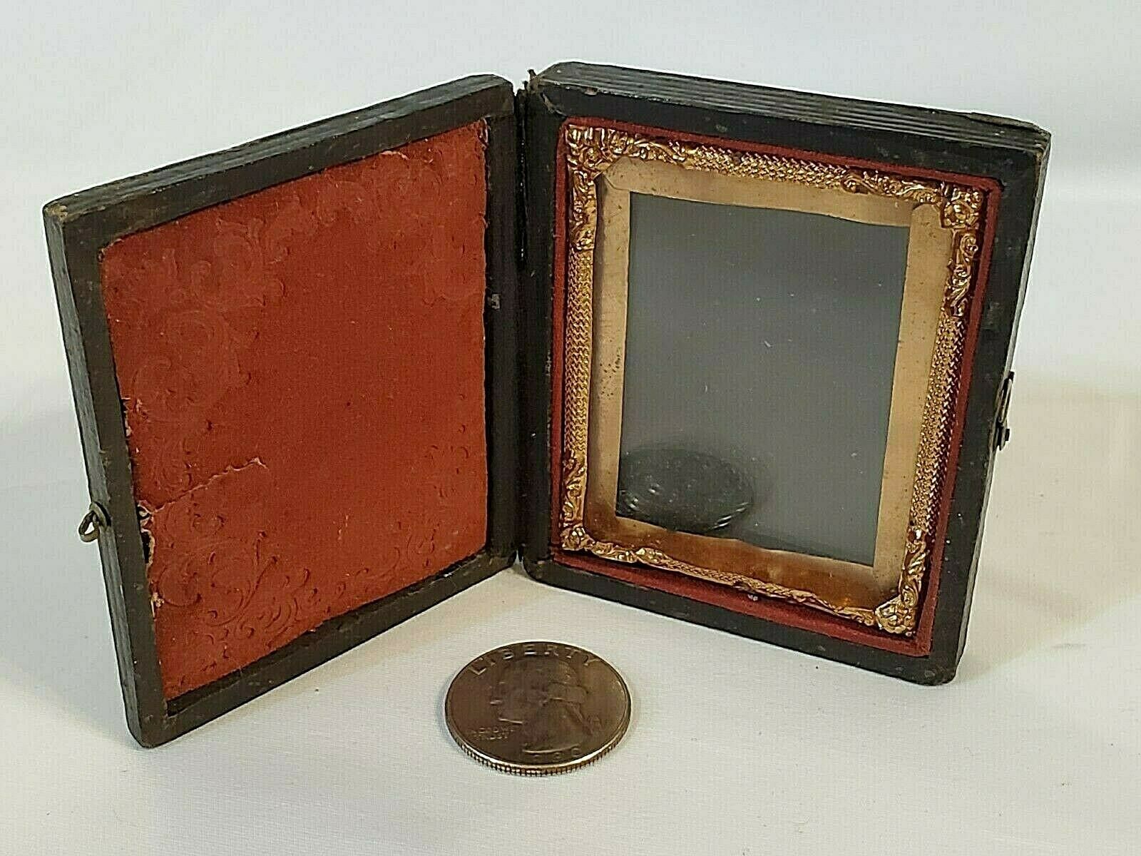 Antique Daguerreotype Empty Case Frame Red Lining No Photo Latch Ornate Red